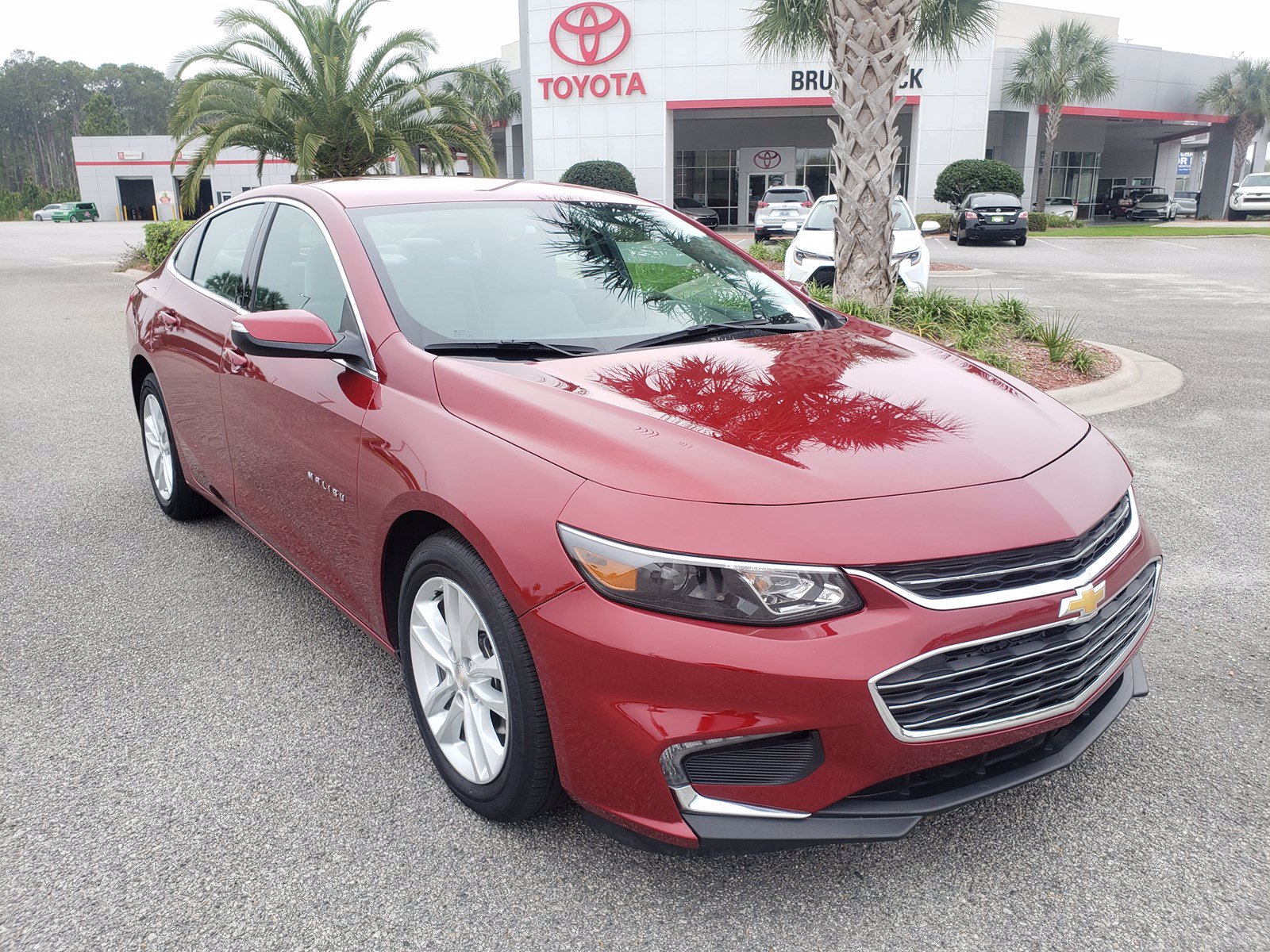 Pre-Owned 2018 Chevrolet Malibu LT FWD 4dr Car